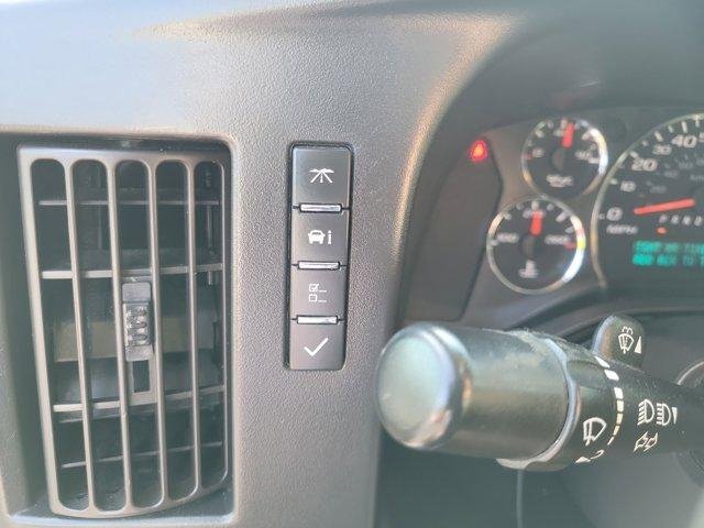 Used 2017 Chevrolet Express 2500 image 30
