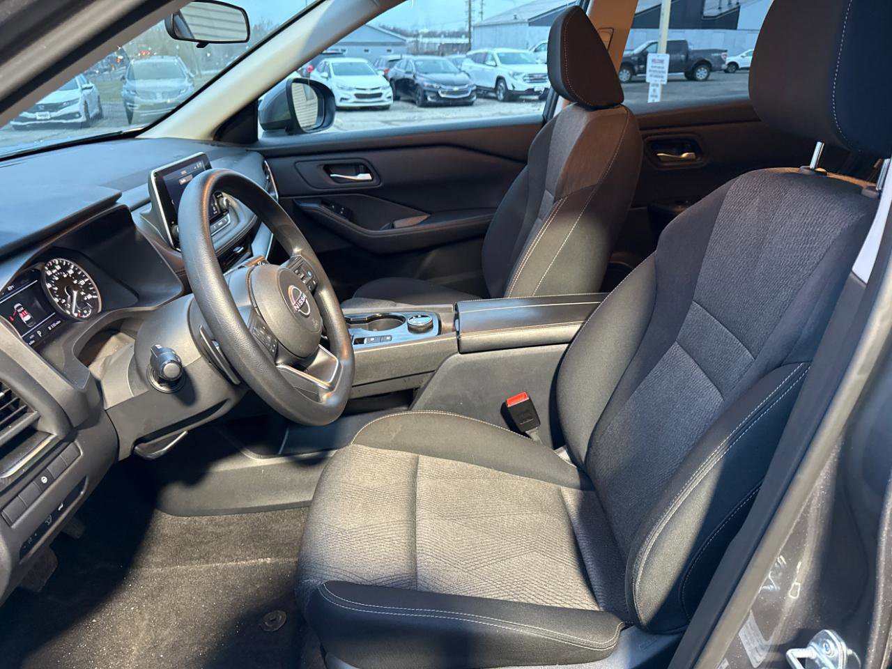 Used 2024 Nissan Rogue SV image 15