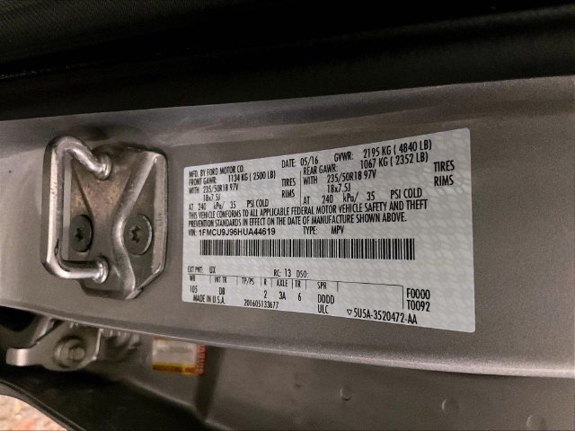 Used 2017 Ford Escape Titanium w/ Equipment Group 301A AWD/4WD image 32