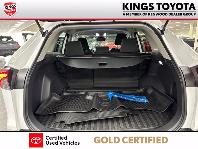 Used 2024 Toyota RAV4 LE AWD/4WD image 20