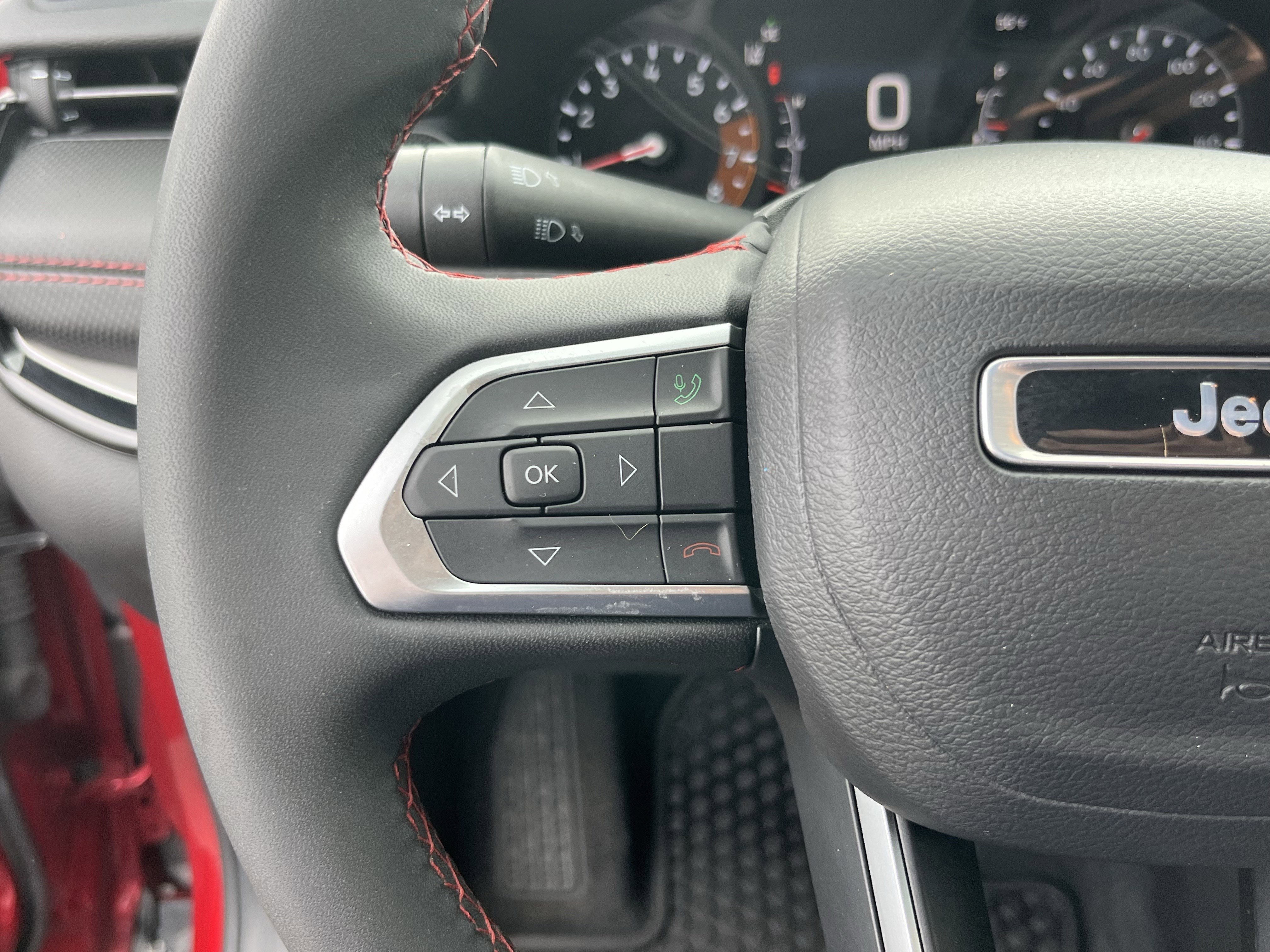 Used 2025 Jeep Compass Trailhawk AWD/4WD image 18