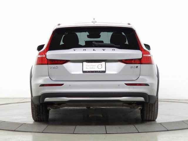 Certified 2025 Volvo V60 B5 Cross Country Plus image 7