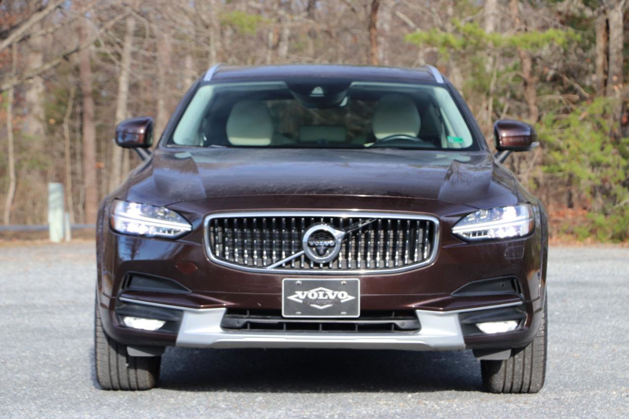 Used 2017 Volvo V90 T6 Cross Country image 47