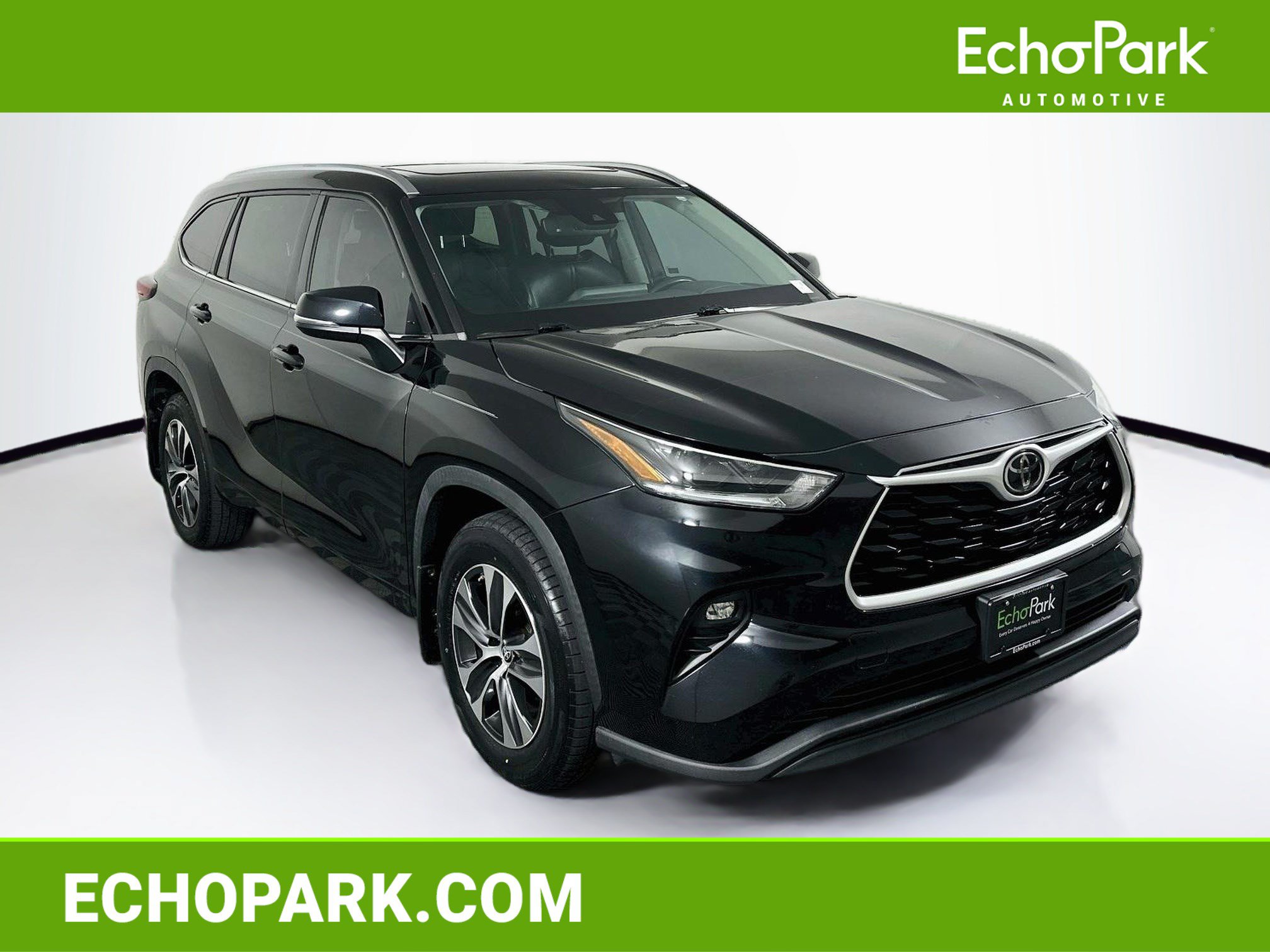 Used 2021 Toyota Highlander XLE FWD image 1