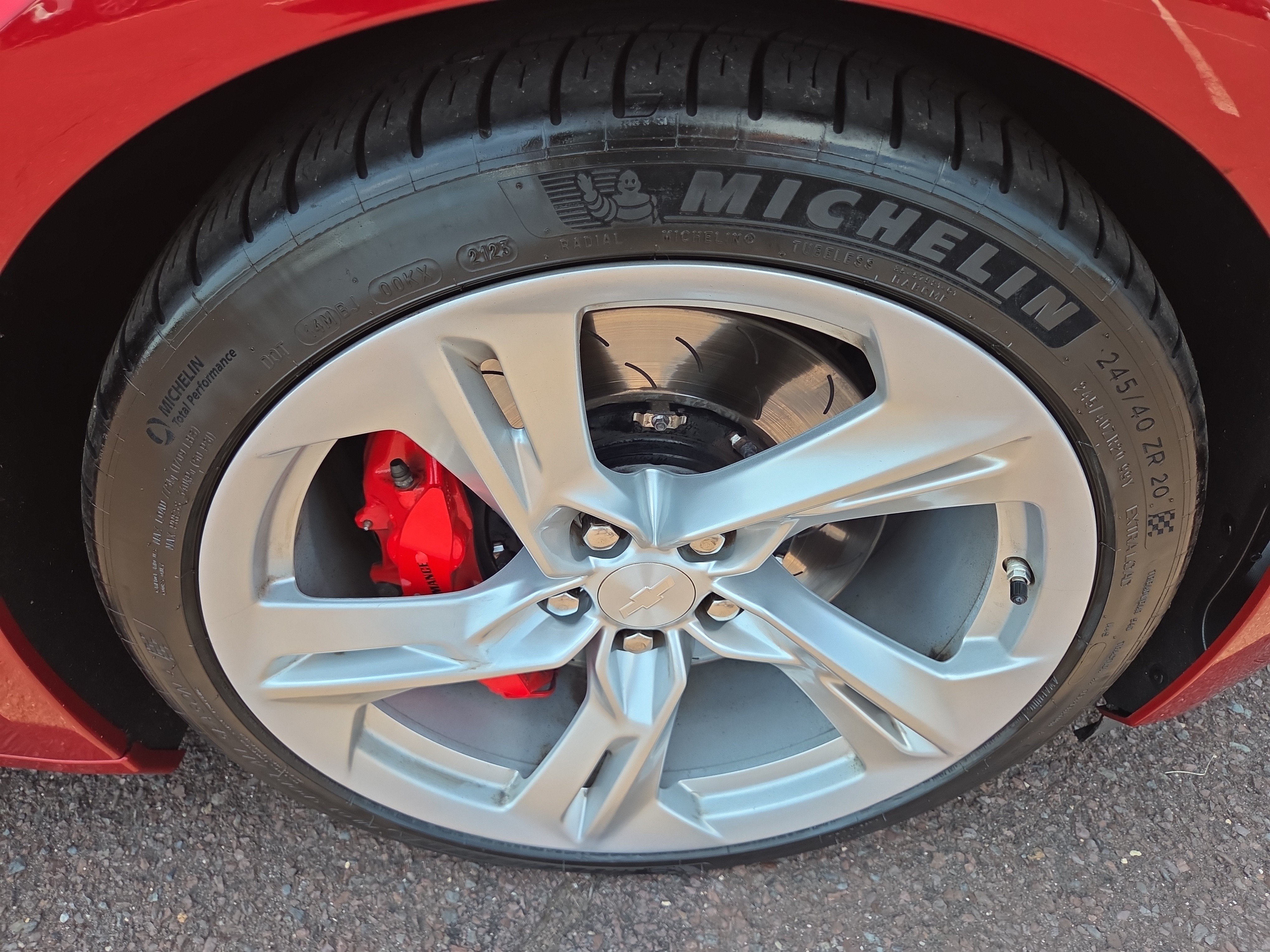 Used 2020 Chevrolet Camaro SS RWD image 13
