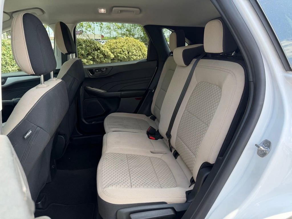 Used 2022 Ford Escape SE FWD image 25