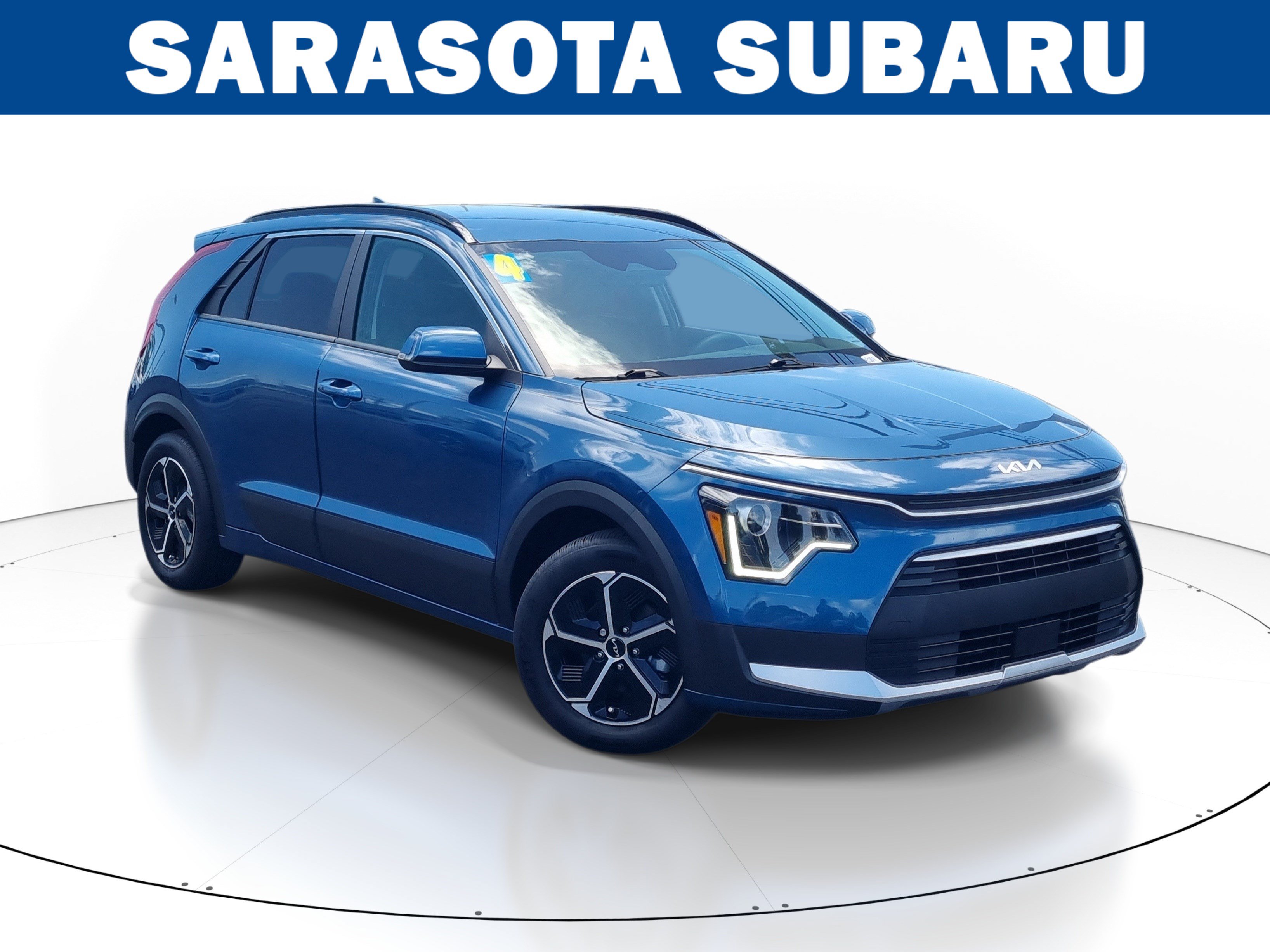 Used 2024 Kia Niro EX FWD image 1