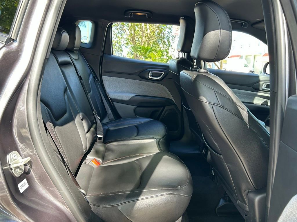Used 2024 Jeep Compass Latitude image 36