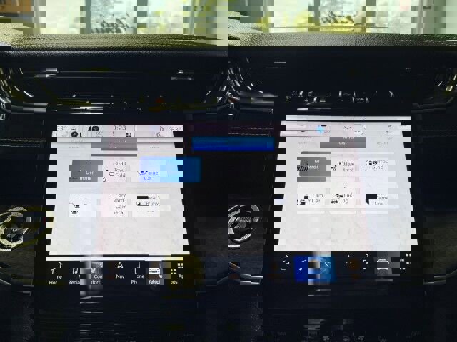 Used 2024 Jeep Grand Cherokee L Limited w/ Luxury Tech Group II image 32