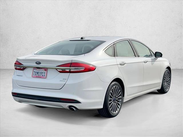 Used 2017 Ford Fusion SE w/ Fusion SE Technology Package image 5
