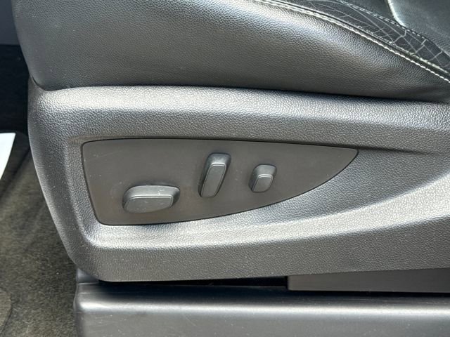 Certified 2016 GMC Yukon XL SLT w/ Open Road Package image 16