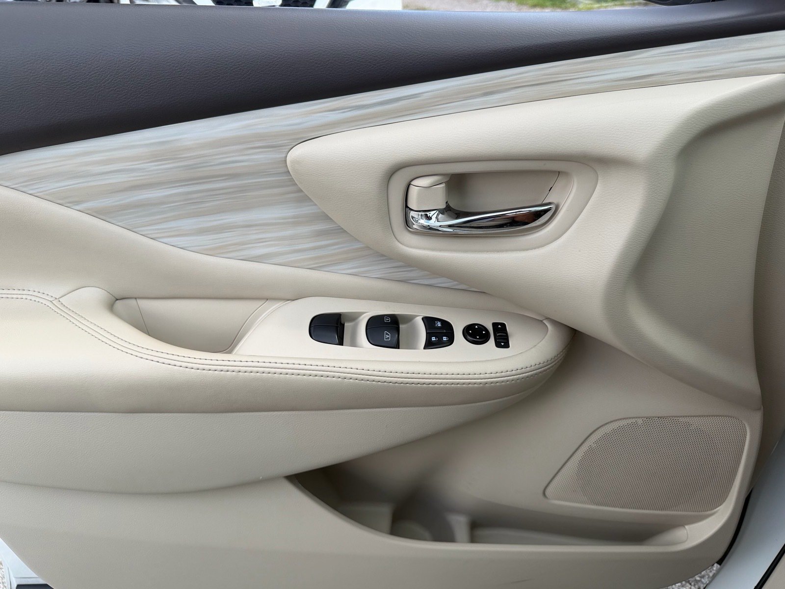Used 2016 Nissan Murano SV FWD image 33