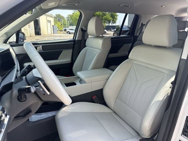 Used 2025 Hyundai Santa Fe SEL FWD image 17