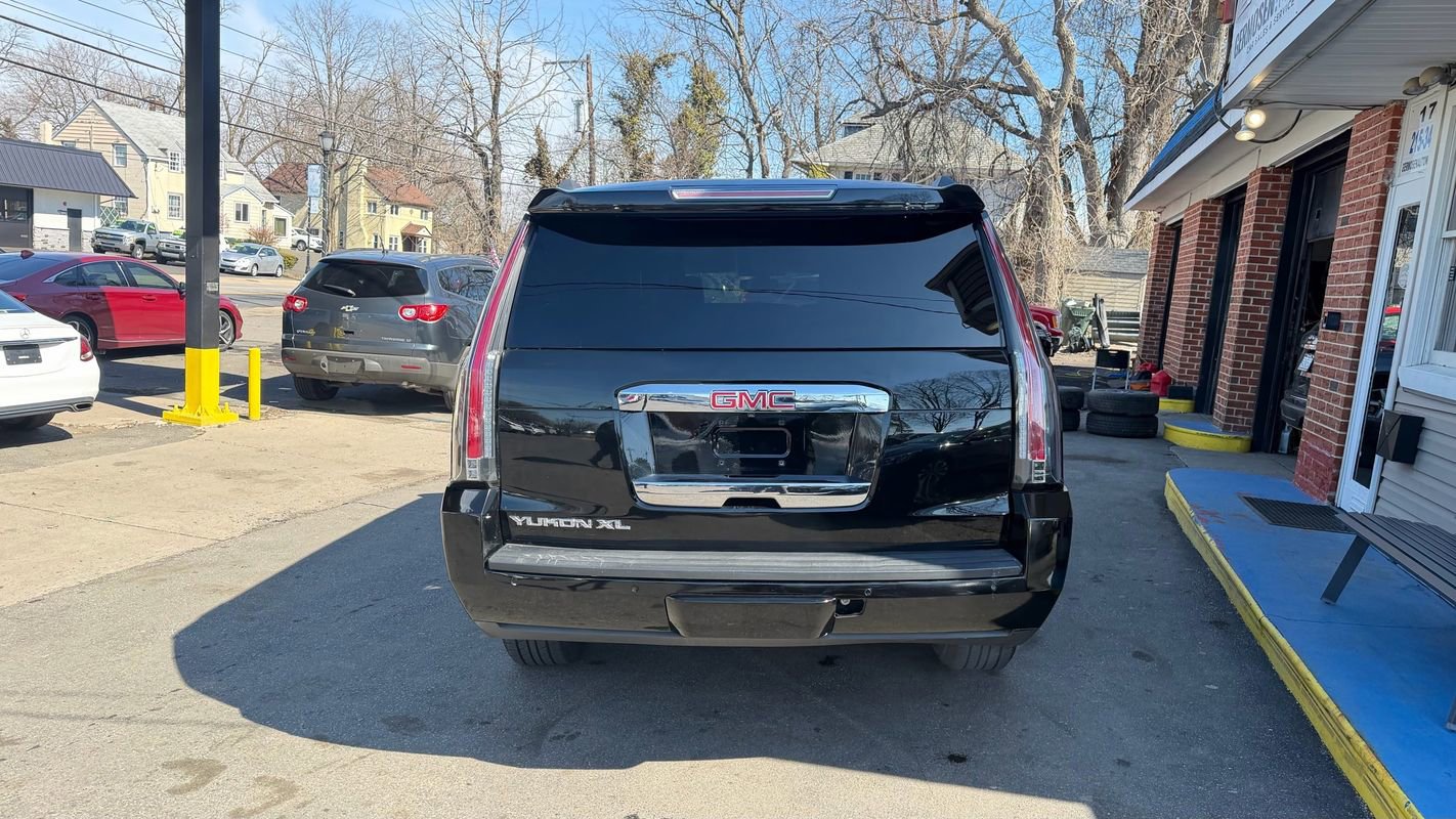 Used 2016 GMC Yukon XL SLE w/ Convenience Package image 4