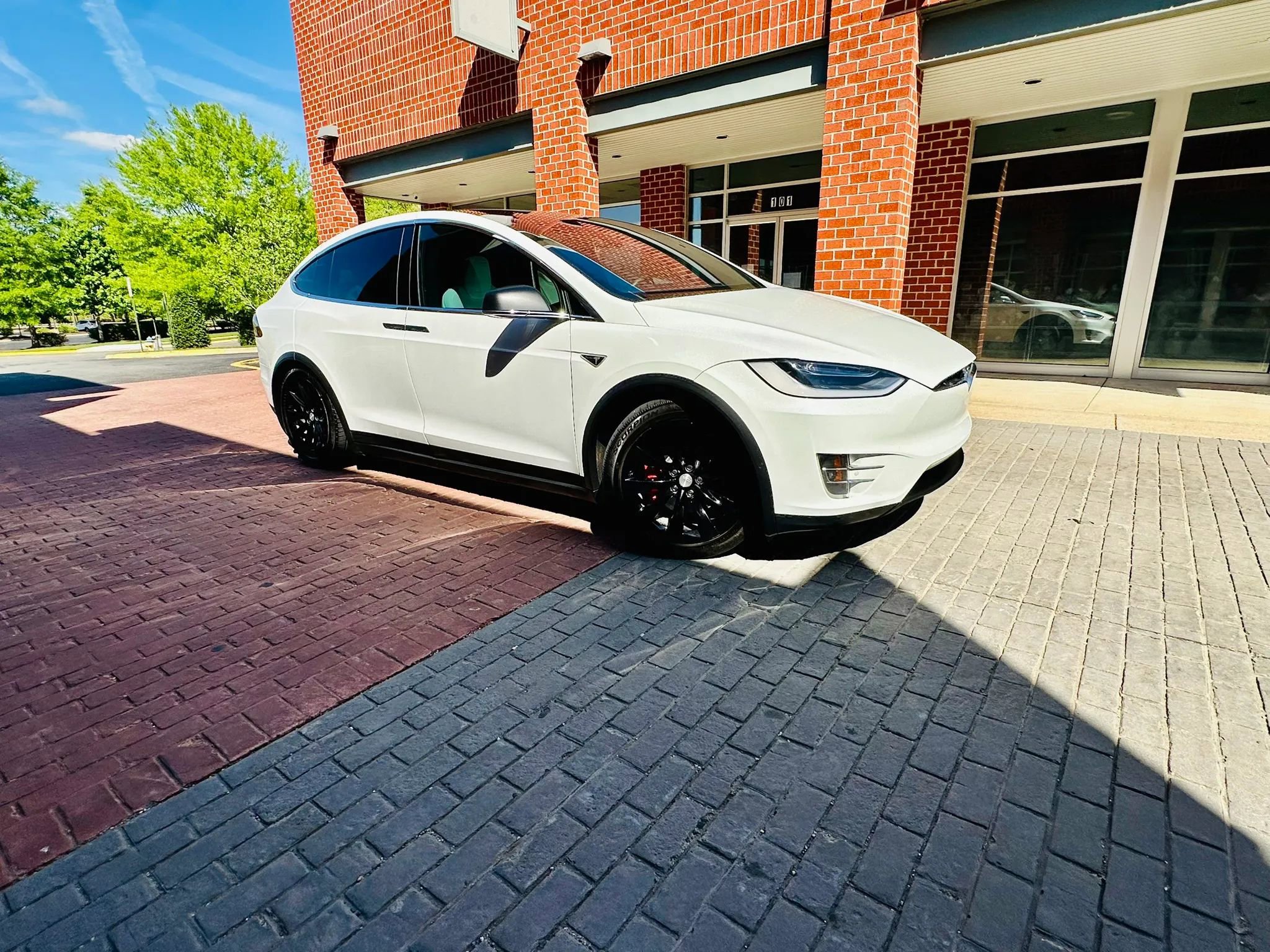 Used 2016 Tesla Model X Performance AWD/4WD image 1