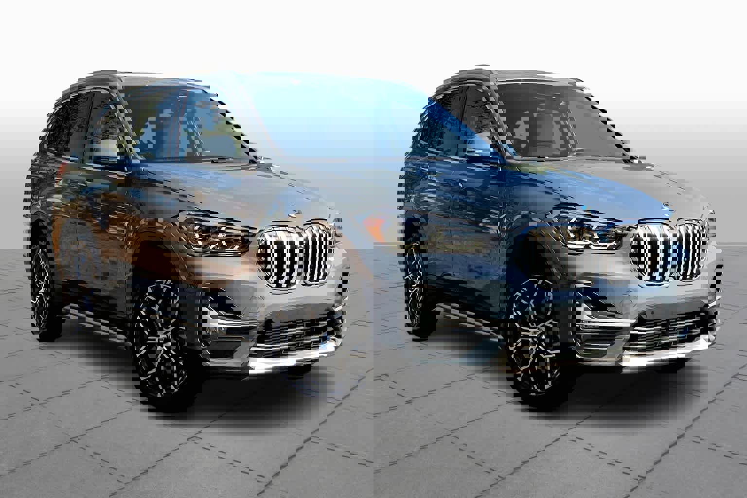 Used 2020 BMW X1 xDrive28i w/ Premium Package image 2