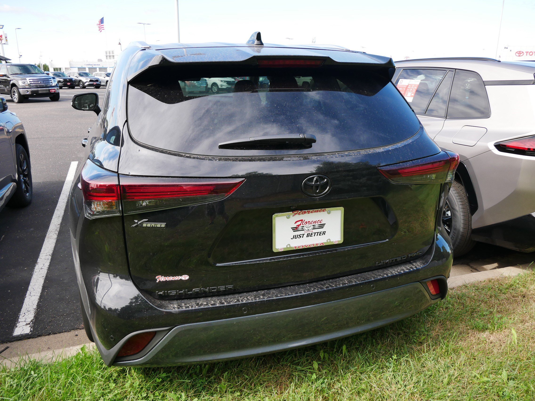 Used 2026 Toyota Highlander Limited AWD/4WD image 7