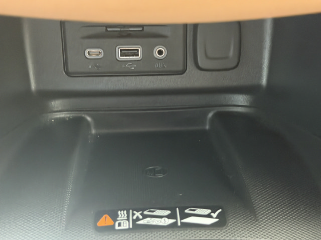 Used 2021 Chevrolet Equinox Premier FWD image 24