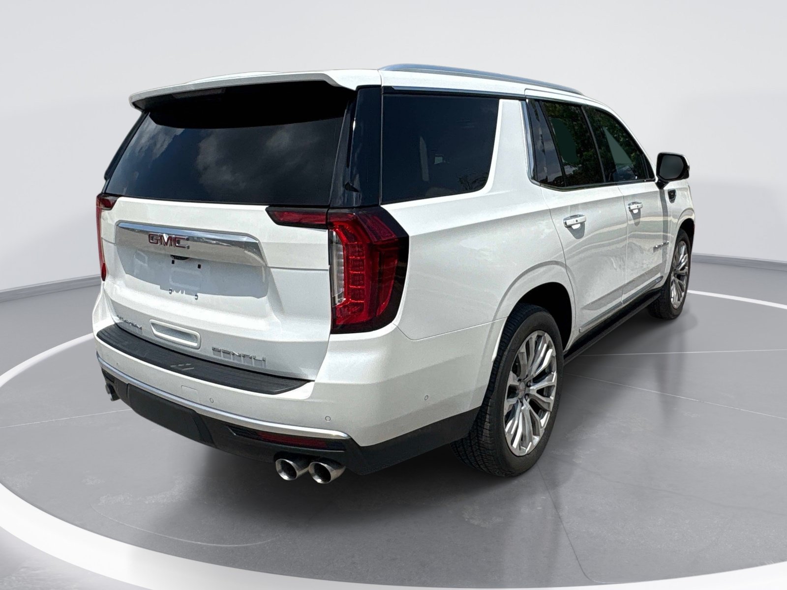 Used 2024 GMC Yukon Denali w/ Denali Reserve Package RWD image 8