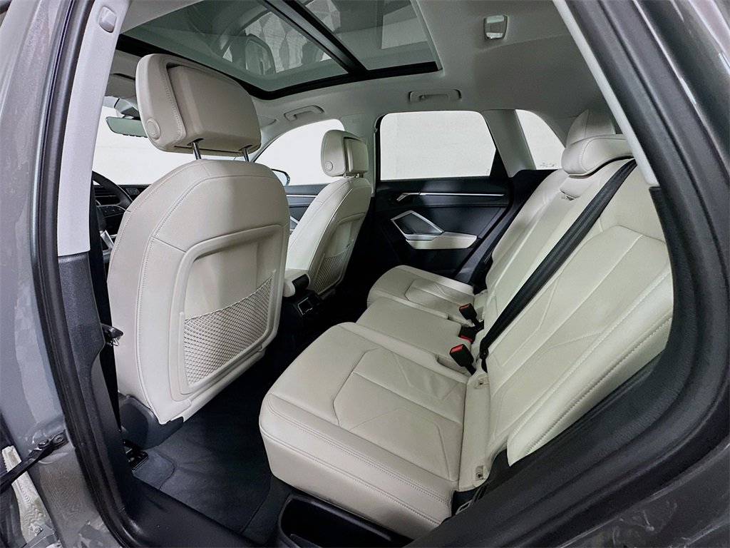 Used 2025 Audi Q3 2.0T Premium Plus image 4