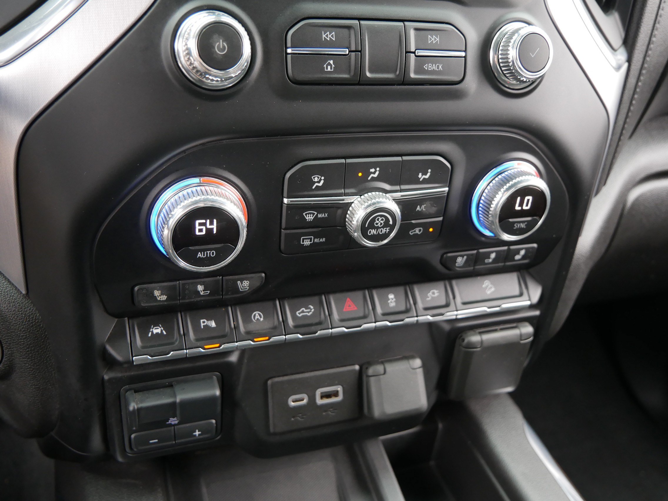 Used 2021 GMC Sierra 1500 SLT w/ SLT Premium Plus Package AWD/4WD image 23