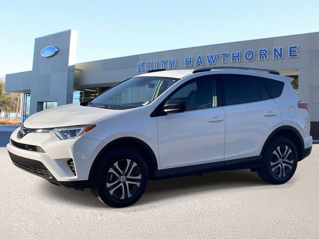 Used 2017 Toyota RAV4 LE image 4