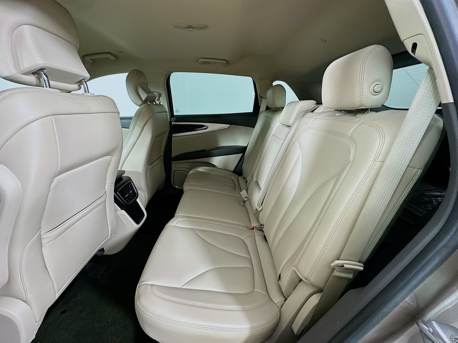 Used 2019 Lincoln Nautilus FWD image 35