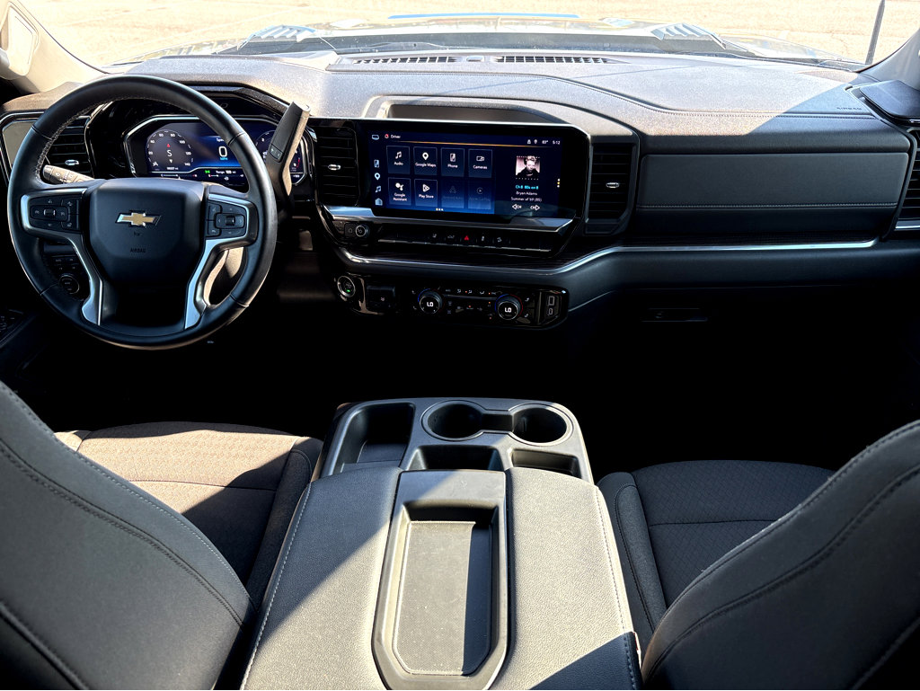 Used 2024 Chevrolet Silverado 2500 LT w/ Convenience Package image 4