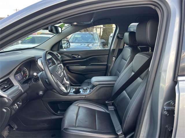 Used 2023 GMC Acadia SLT w/ Preferred Package image 12