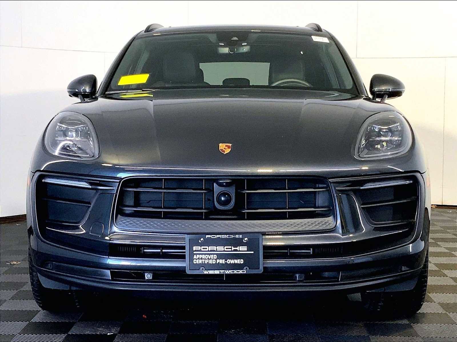 Used 2025 Porsche Macan image 10