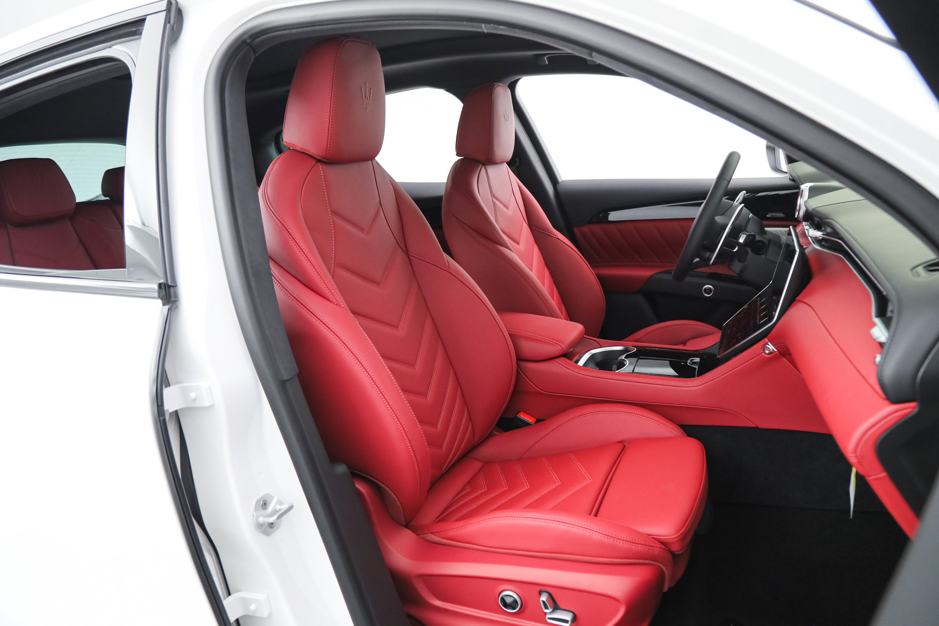 New 2026 Maserati Grecale Modena image 11