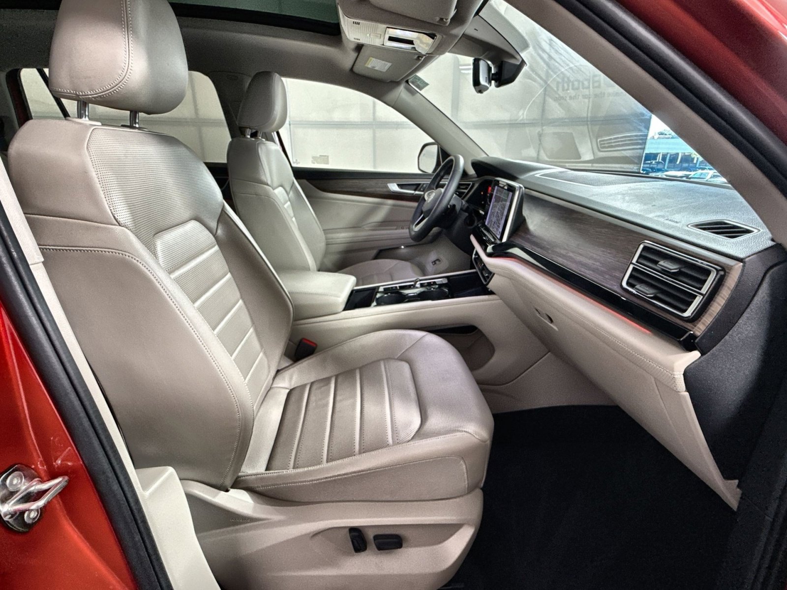 Used 2024 Volkswagen Atlas SEL image 28