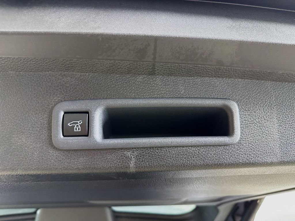 Certified 2025 Toyota Sienna XSE image 38