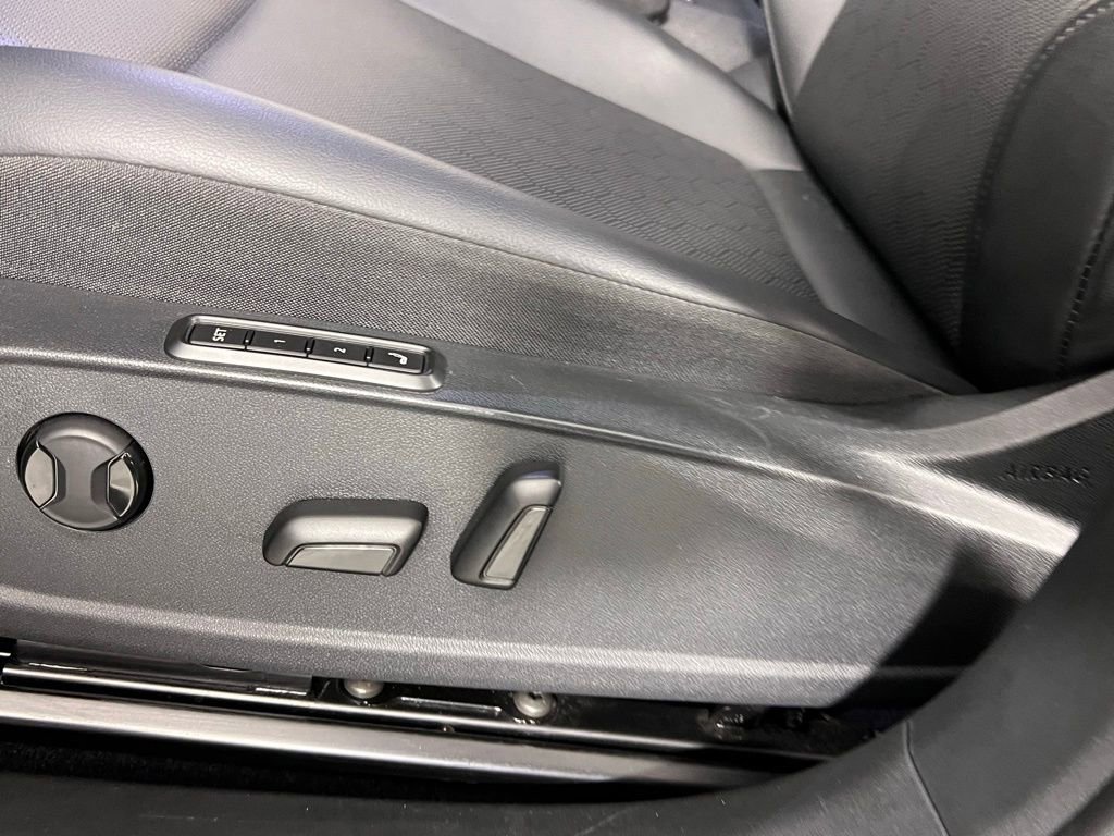 Used 2022 Volkswagen ID.4 Pro S w/ Gradient Package image 21