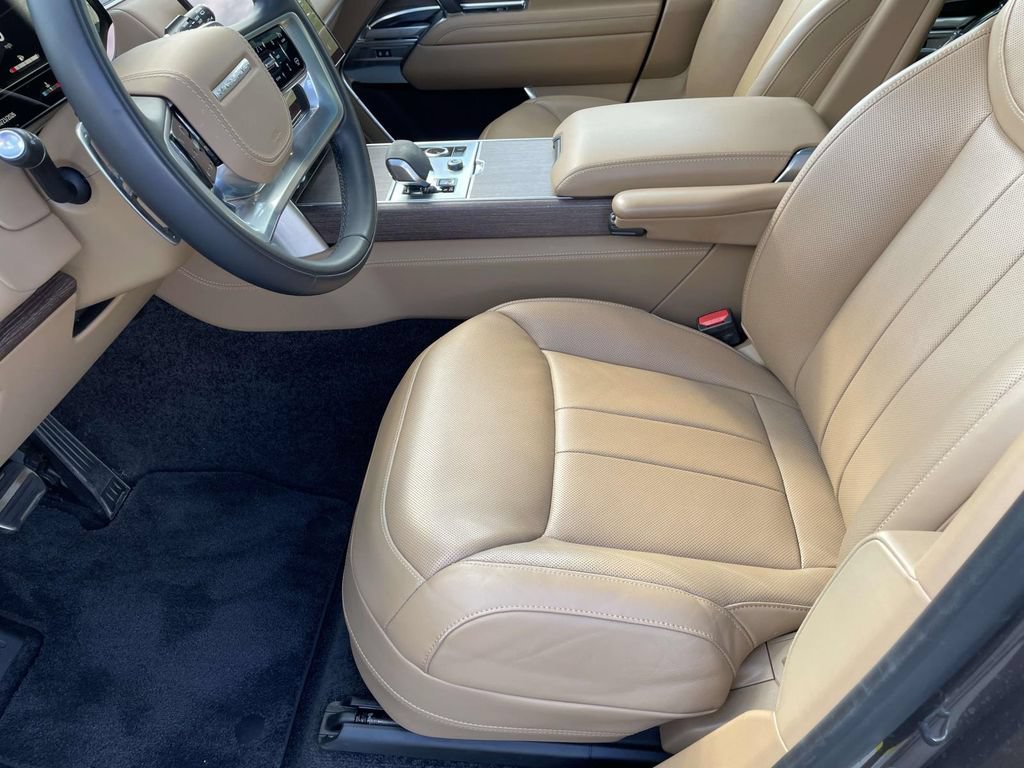 Certified 2023 Land Rover Range Rover Long Wheelbase SE AWD/4WD image 13