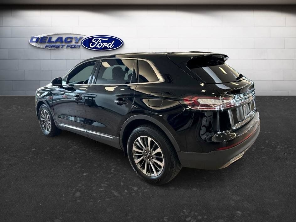 Used 2022 Lincoln Nautilus Reserve AWD/4WD image 3