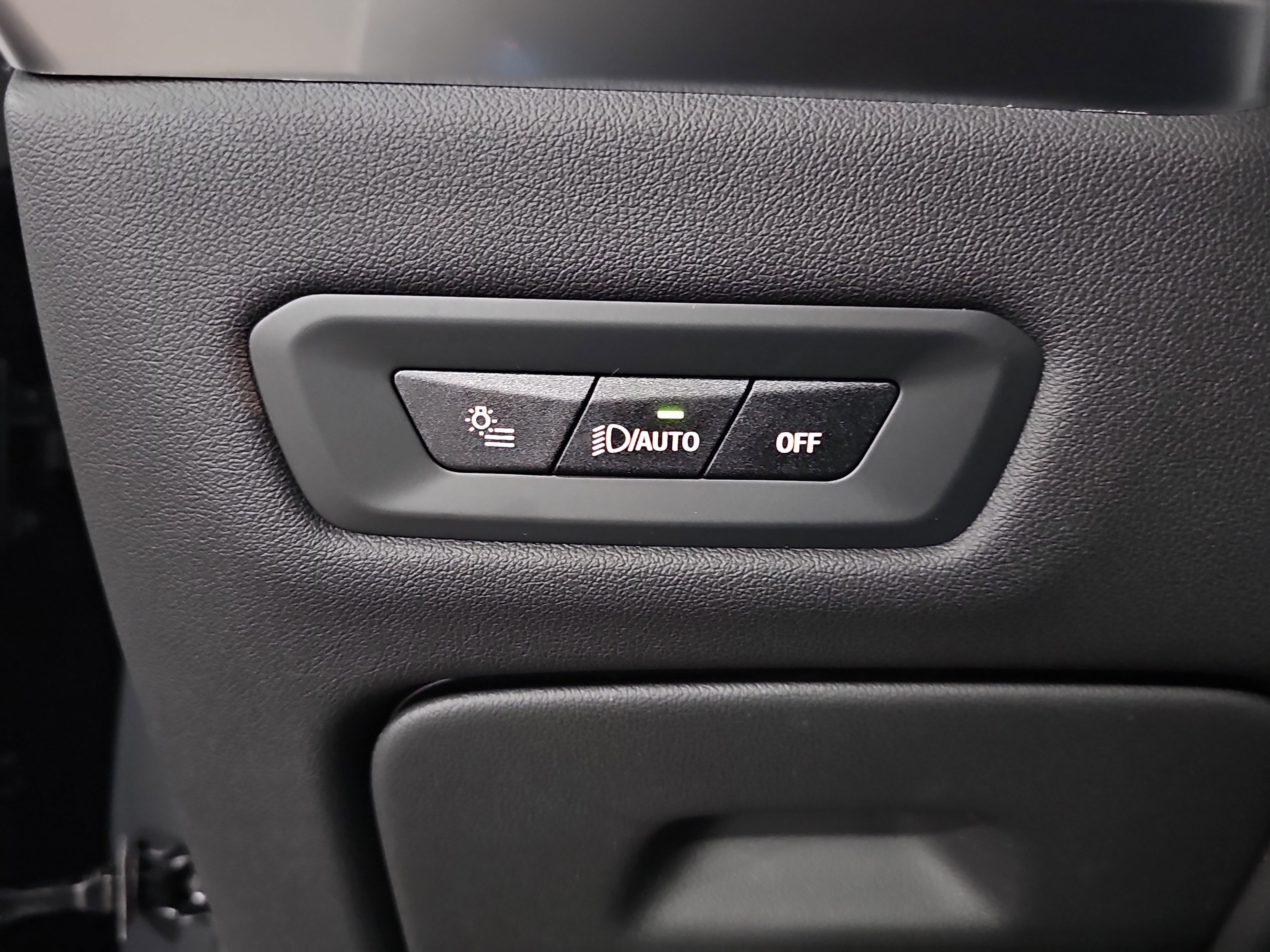 New 2026 BMW X5 xDrive50e w/ Climate Comfort Package image 28