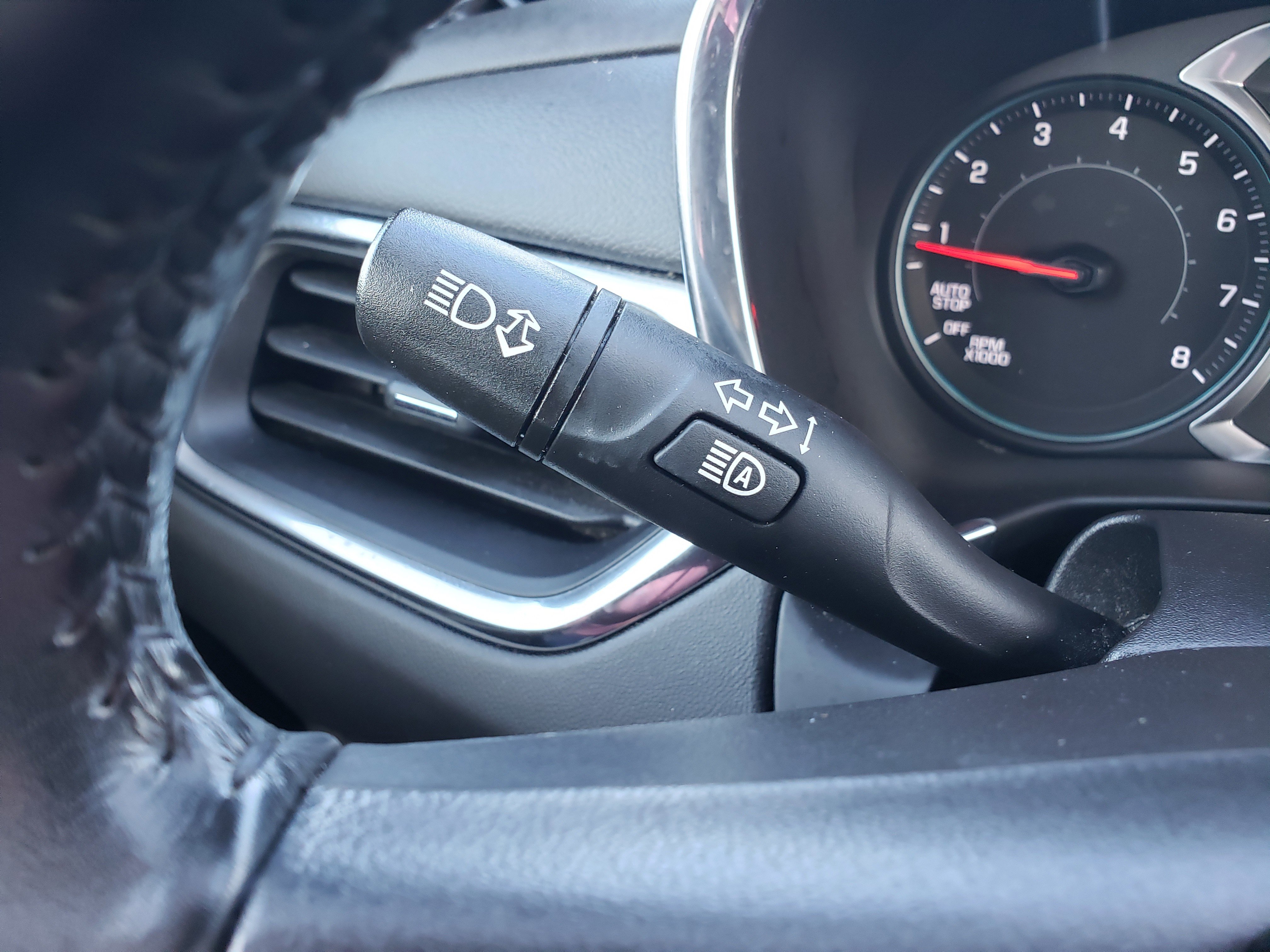 New 2022 Chevrolet Equinox LT w/ Driver Convenience Package image 17