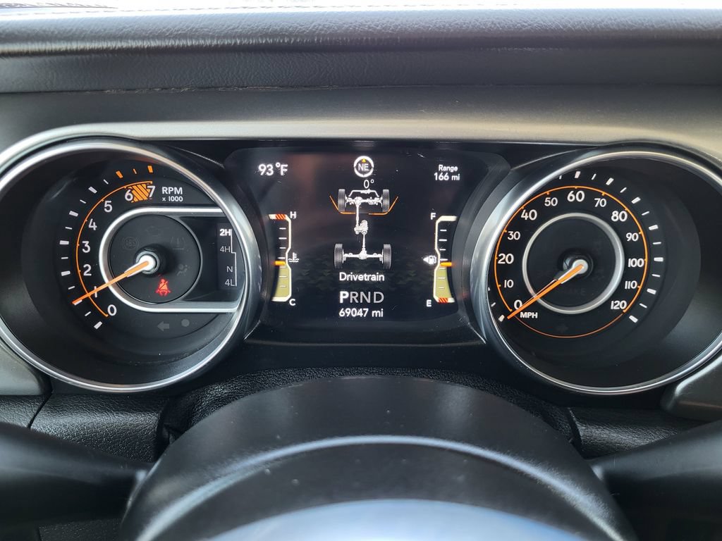 Used 2021 Jeep Wrangler Unlimited Sahara AWD/4WD image 11