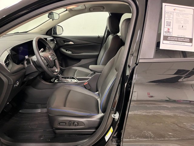Used 2025 Buick Encore GX Sport Touring w/ Advanced Technology Package image 19