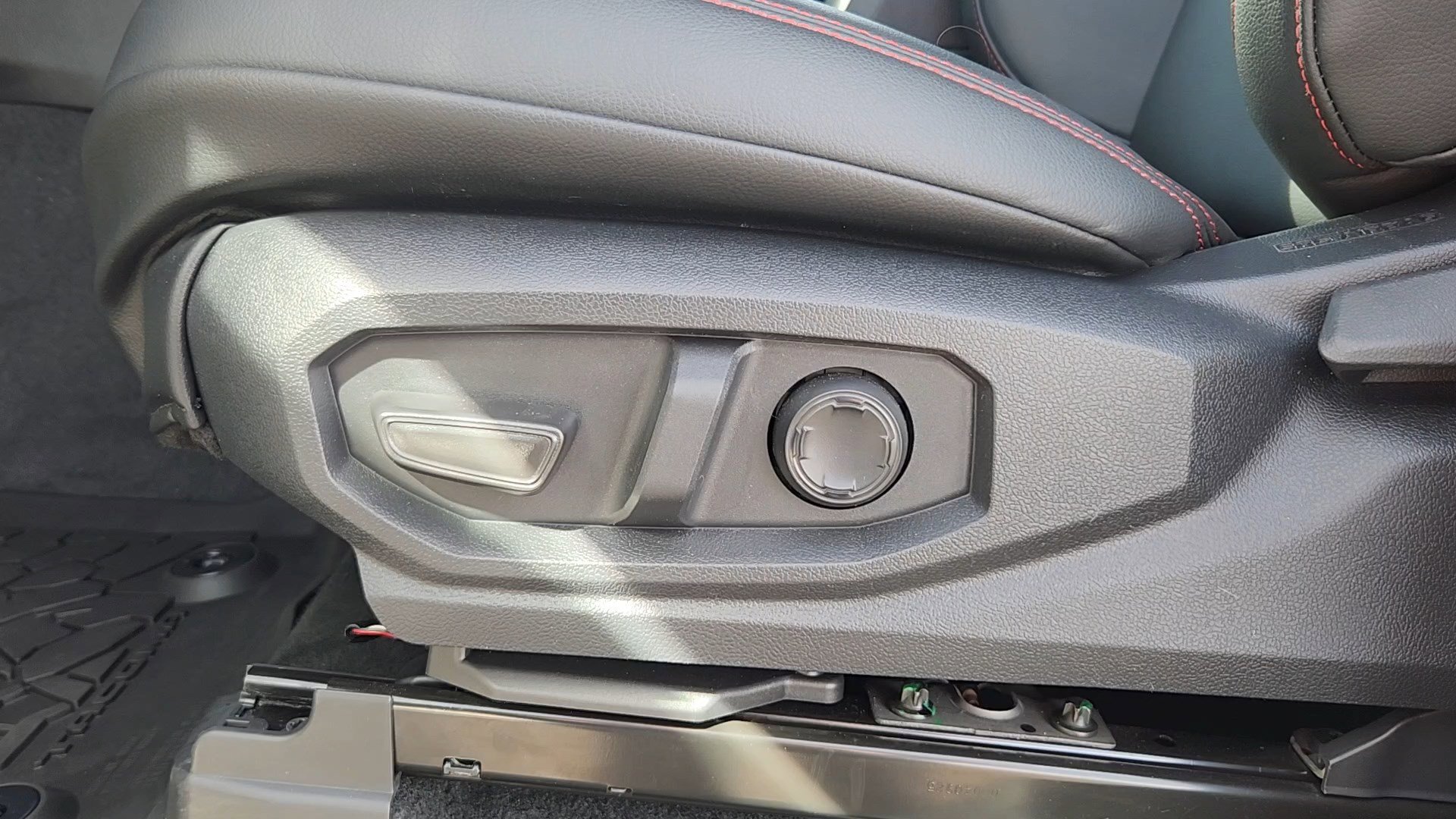 Certified 2025 Toyota Tacoma TRD Pro image 8