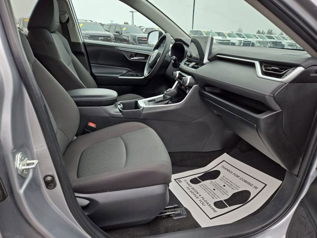 Used 2023 Toyota RAV4 XLE AWD/4WD image 33