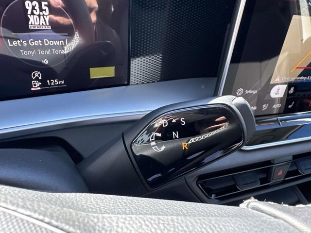 New 2026 Volkswagen Tiguan SE image 24