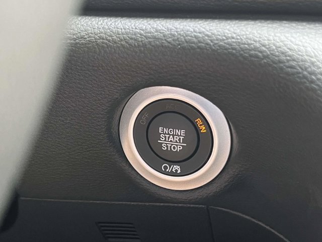 New 2027 Chrysler Pacifica Limited AWD/4WD image 28