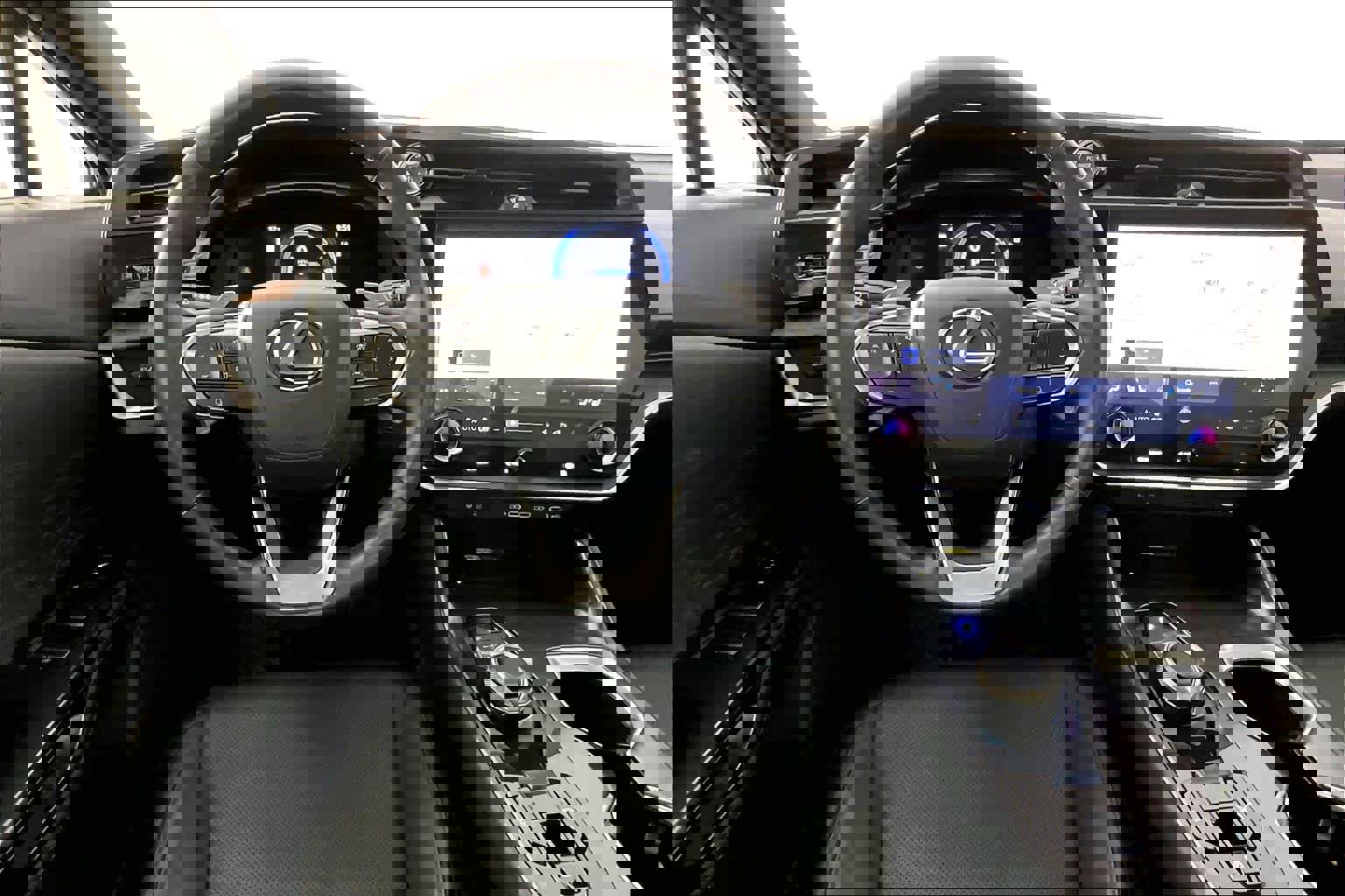 Used 2023 Lexus RZ 450e Premium image 5