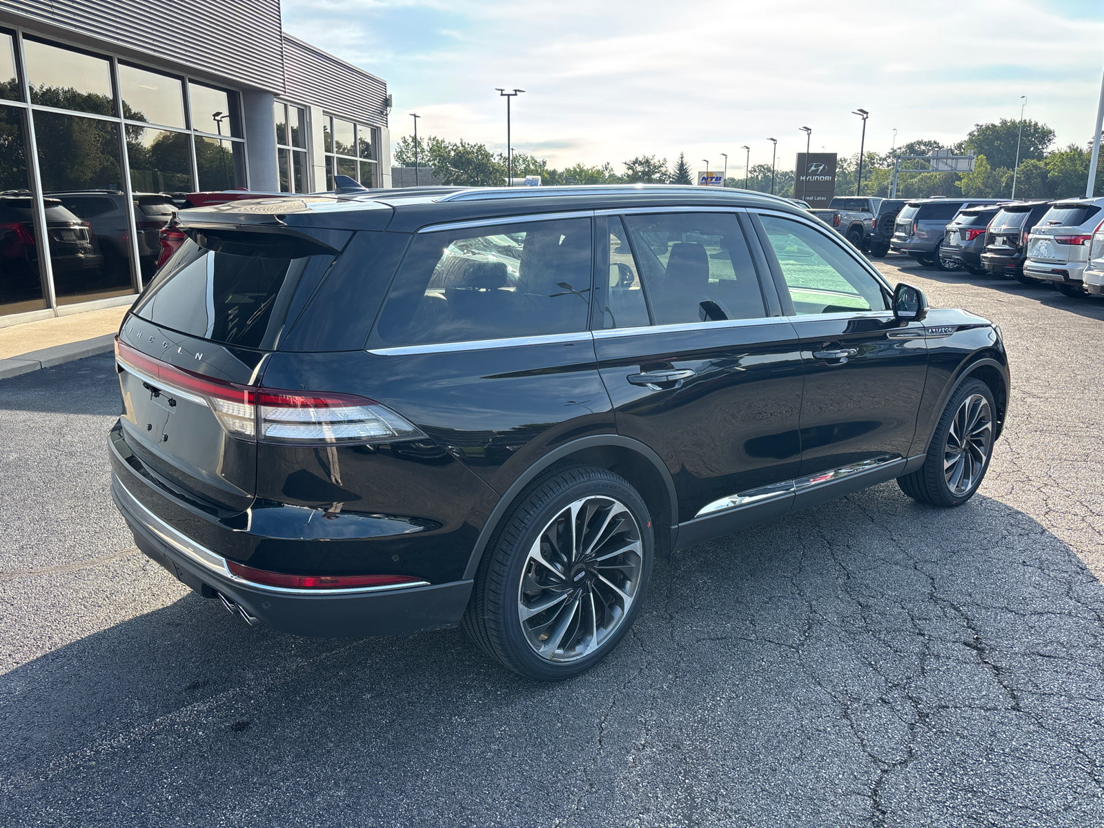 Certified 2024 Lincoln Aviator Reserve w/ Equipment Group 201A AWD/4WD image 7