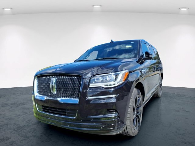 Used 2022 Lincoln Navigator Reserve AWD/4WD image 4