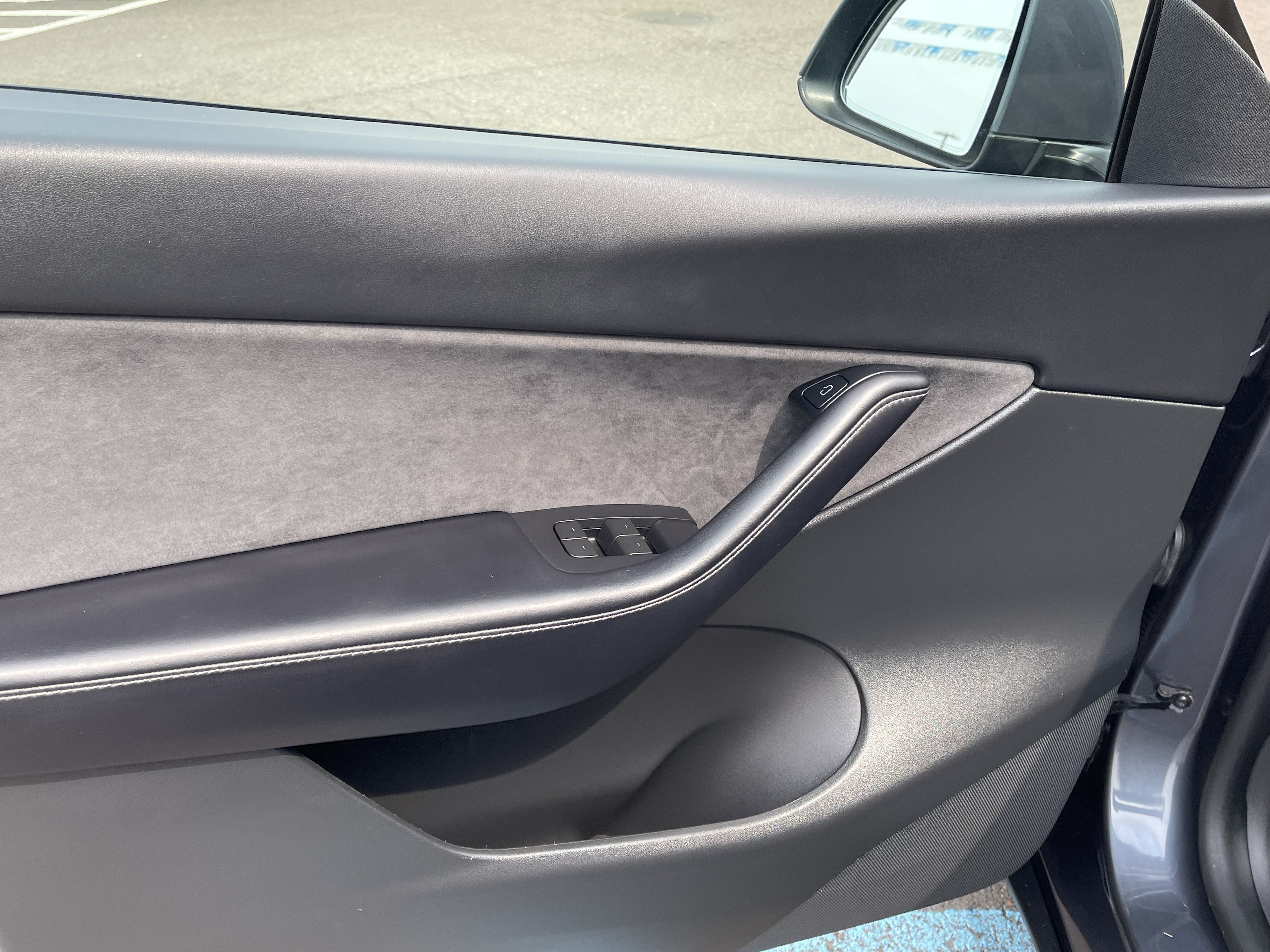 Used 2022 Tesla Model Y Long Range AWD/4WD image 19