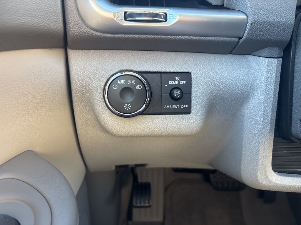 Used 2015 GMC Acadia SLE image 30