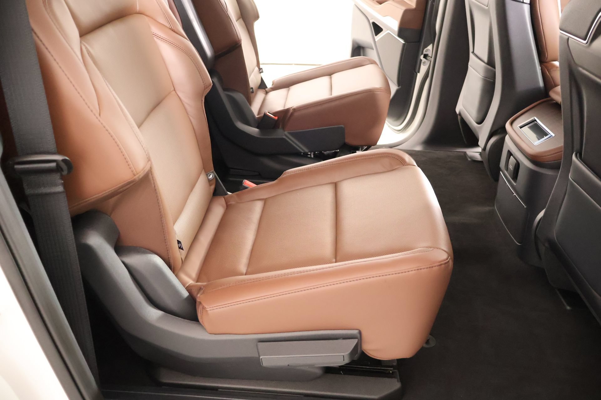New 2026 Lincoln Navigator L Reserve AWD/4WD image 16